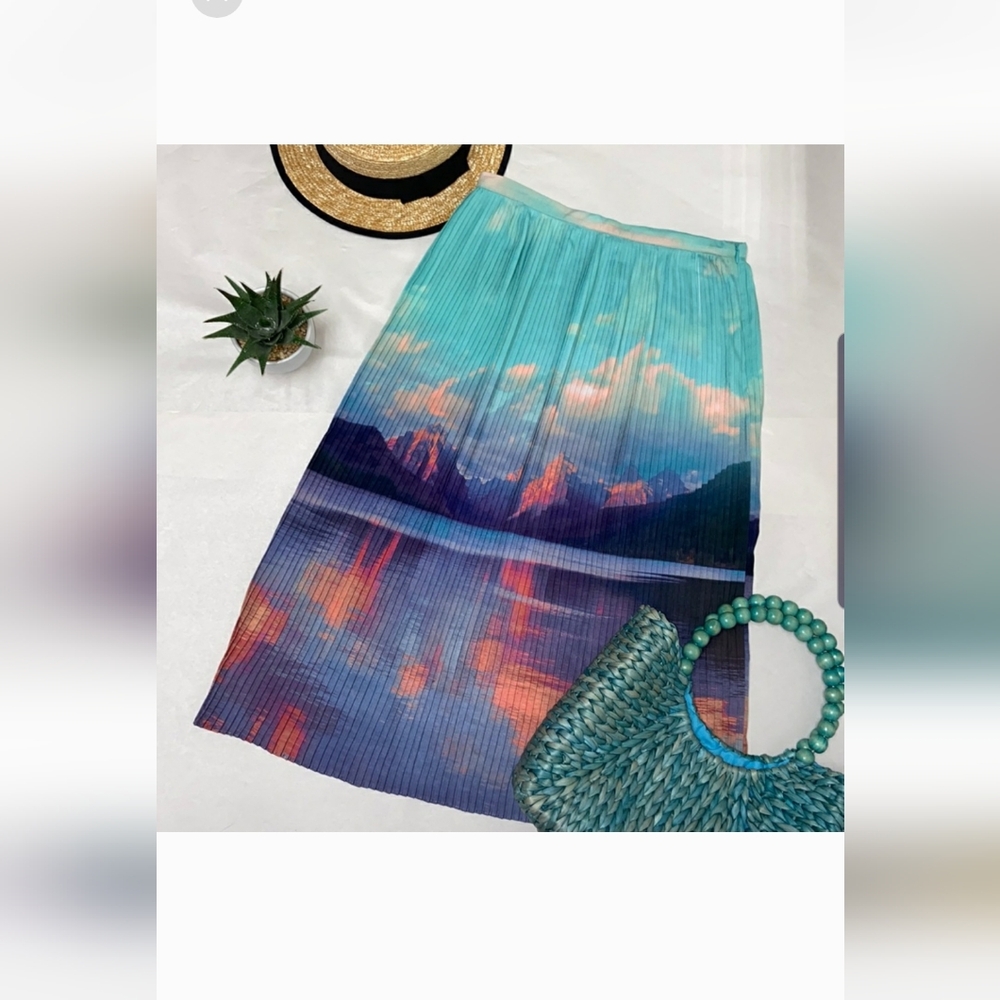Pleated skirt by Yumi, sunset scenery print in beautiful colours size 2/4